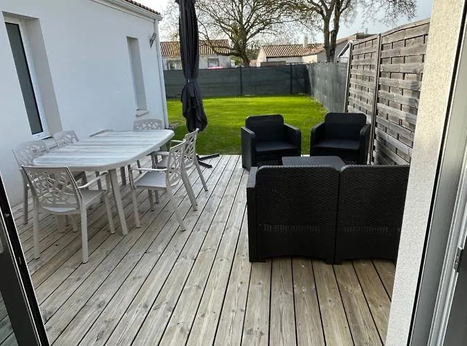 La Des Amarelles A - Labellisee 3* 펜션 포르닉